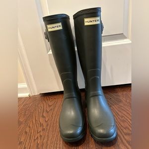 Hunter tall rain boots forest green
